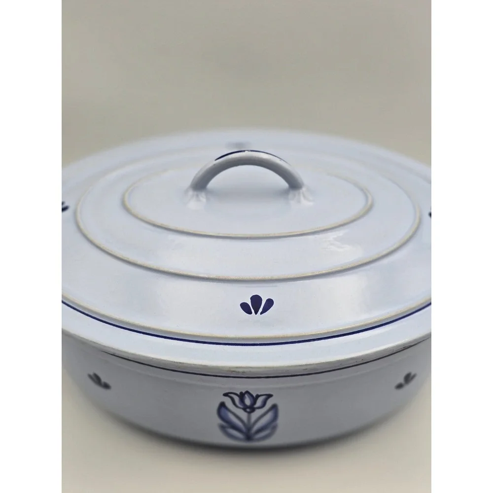 Vintage Blue Floral Cast Enamel Casserole Pot with Lid‎ Dutch Oven Style